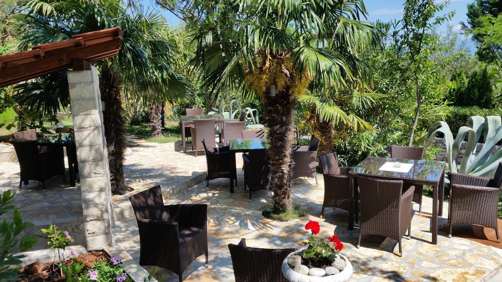 Guest House Villa Marlis Malinska Esterno foto