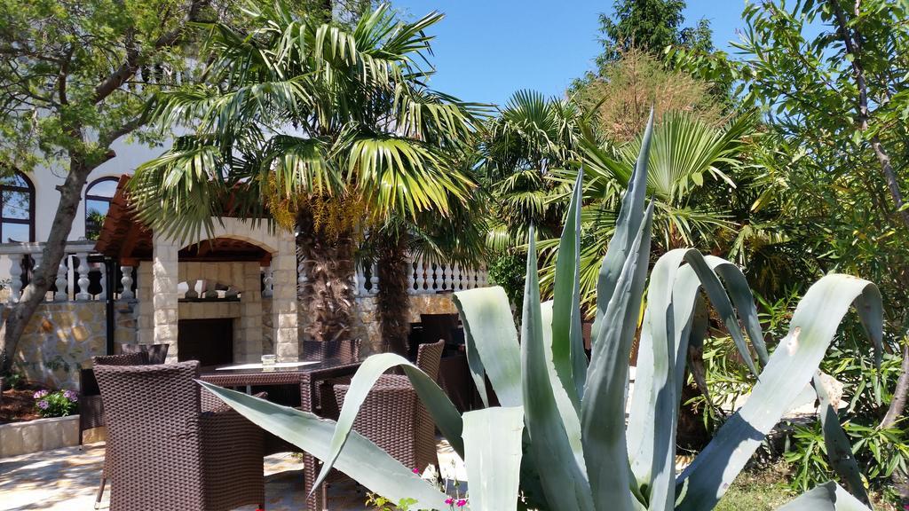 Guest House Villa Marlis Malinska Esterno foto