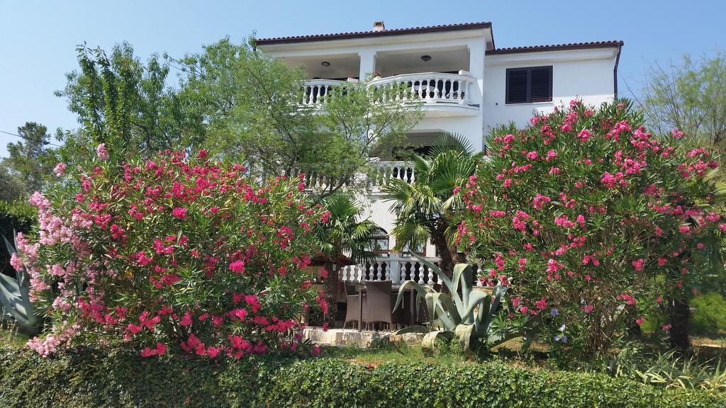 Guest House Villa Marlis Malinska Esterno foto