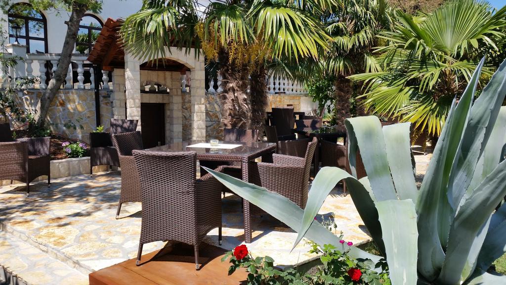 Guest House Villa Marlis Malinska Esterno foto